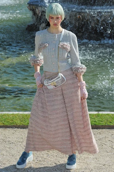Look 9
